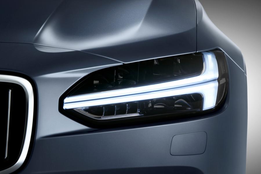 Детали экстерьера Volvo S90 T6 Inscription 2016 года  (фото 63 из 84)